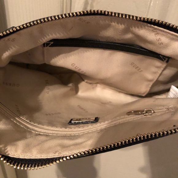 Guess Crossbody Purse - Picture 4 of 4